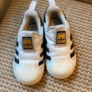 Adidas ortholite toddler 6.5 sneakers.